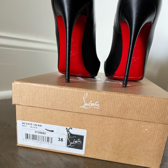 So Kate Black Leather Louboutin - Picture 2 of 10